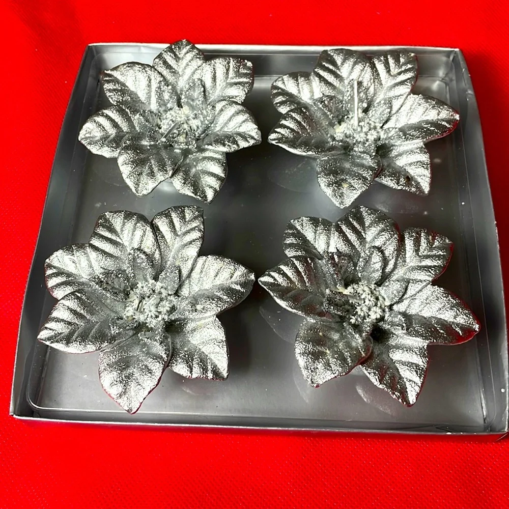 Christmas Holiday Candles Pack of 4 Poinsettia’s. Silver with Sparlkes.